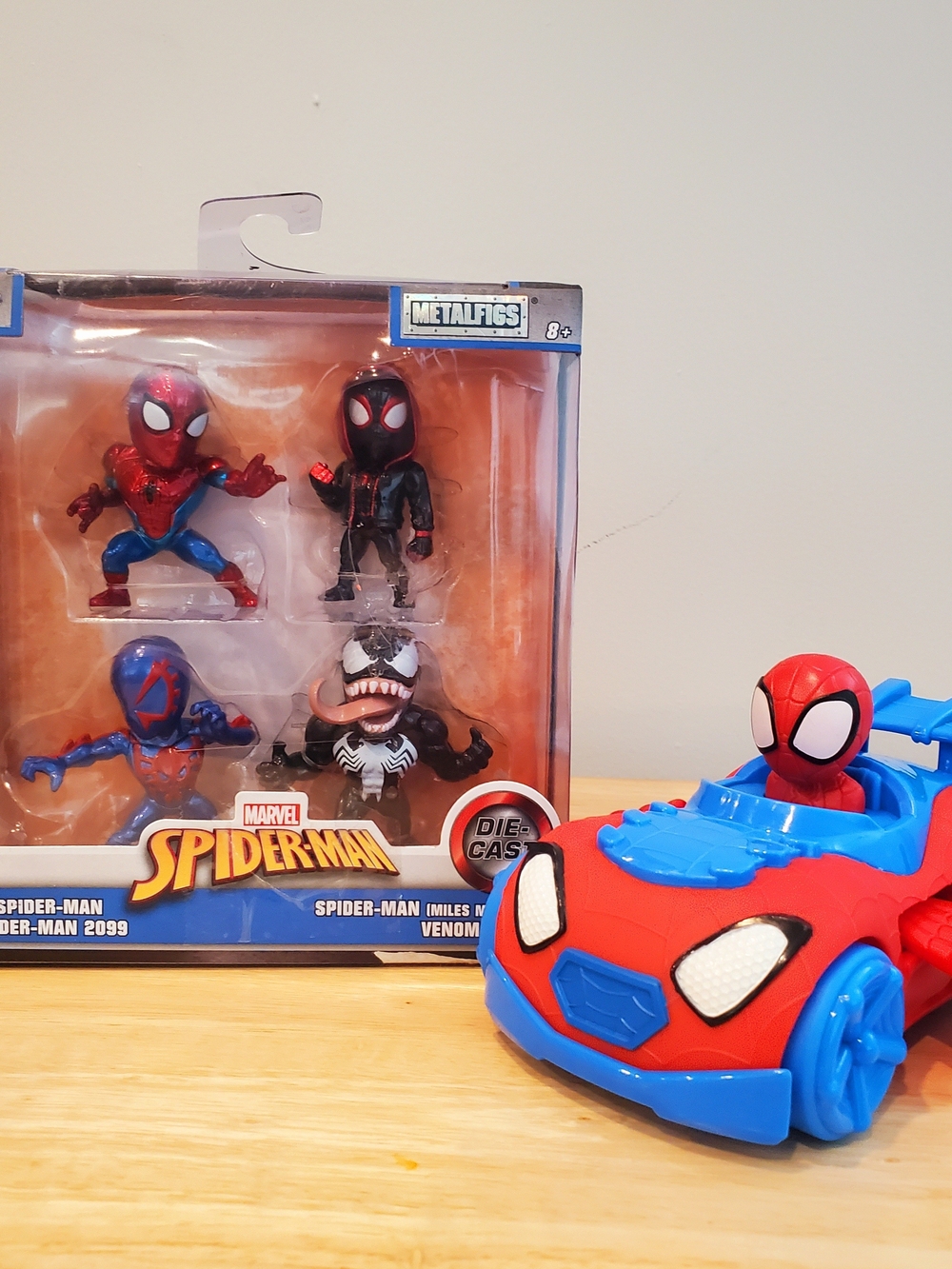 Spider-Man 2.5 Inch Metalfigs 4-Pack & Spidey Racer